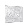 Barevné sklo za kuchyňskou linku s motivem ornamenty v šedém cementu